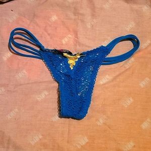 Kiss & tell small blue